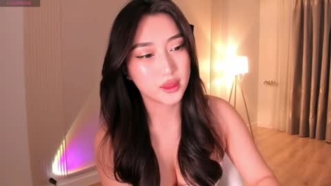 minnie_jin online show from May 21, 2026, 2:24 pm