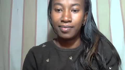 minouch211907 online show from March 3, 2025, 12:48 am