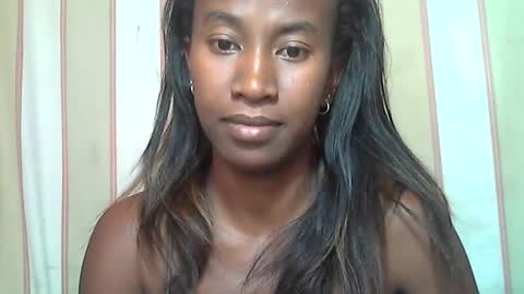 minouch211907 online show from March 11, 2025, 11:44 am