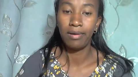 minouch211907 online show from April 6, 2026, 4:21 am