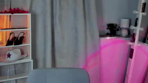 Snapshot of mipsymipson chatting on May 6, 2026, 10:31 am NEXT STREAM NOVEMBER 27282930 online show from May 6, 2026, 10:31 am