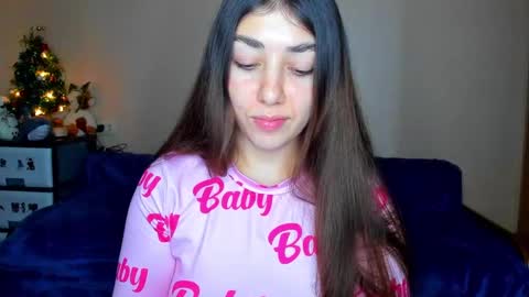 Snapshot of mira_bloempje chatting on February 9, 2025, 5:43 pm Mira online show from February 9, 2025, 5:43 pm