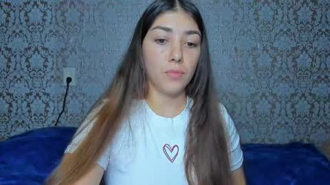 Snapshot of mira_bloempje chatting on September 15, 2025, 7:25 pm Mira online show from September 15, 2025, 7:25 pm