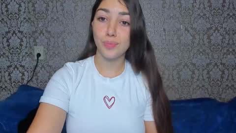 Snapshot of mira_bloempje chatting on September 28, 2025, 5:29 pm Mira online show from September 28, 2025, 5:29 pm