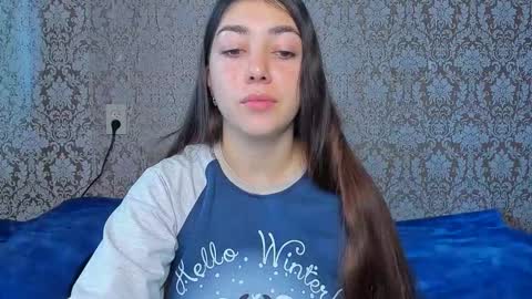 Snapshot of mira_bloempje chatting on September 29, 2025, 10:42 am Mira online show from September 29, 2025, 10:42 am