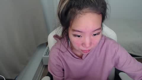 mira_g online show from November 21, 2025, 1:21 pm