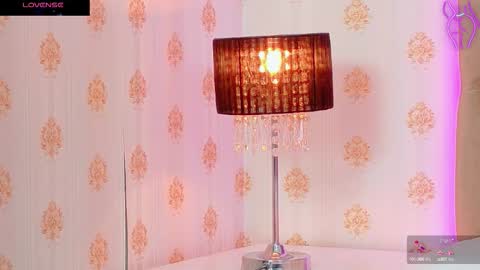 mira_lynxx online show from October 17, 2025, 4:26 am