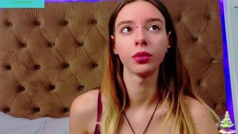 mira_lynxx online show from December 16, 2025, 5:12 am