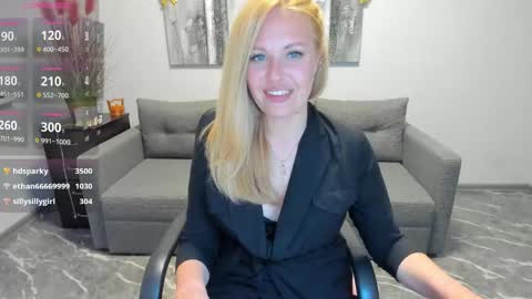 Snapshot of mira_whitme chatting on May 11, 2026, 4:04 pm Mira online show from May 11, 2026, 4:04 pm