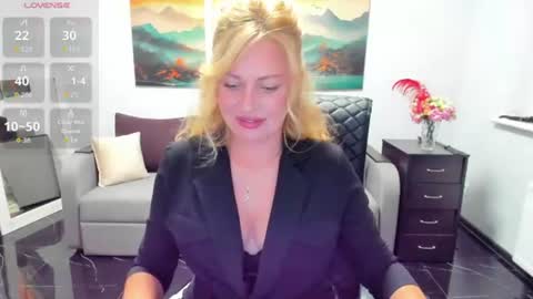 Snapshot of mira_whitme chatting on July 13, 2026, 11:57 am Mira online show from July 13, 2026, 11:57 am