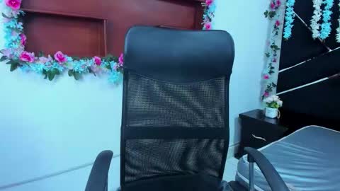 Snapshot of mirabella_miller chatting on November 13, 2025, 12:15 pm mirabella_miller online show from November 13, 2025, 12:15 pm