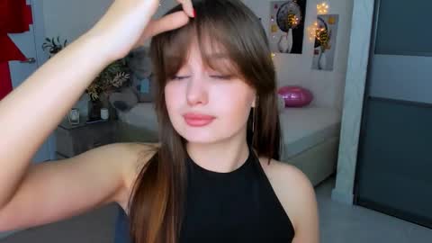 Emma online show from March 4, 2025, 10:27 pm