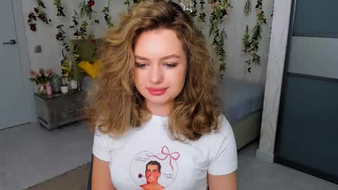 Emma online show from October 24, 2025, 4:14 pm