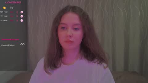 Kira online show from November 8, 2025, 5:01 pm