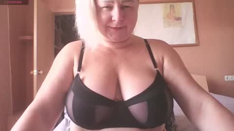 Snapshot of miranda_robinson chatting on June 15, 2026, 4:58 am Miranda online show from June 15, 2026, 4:58 am