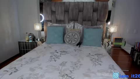 Snapshot of mirandacollins_ chatting on April 21, 2026, 12:45 am Miranda online show from April 21, 2026, 12:45 am