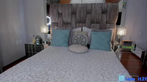 Snapshot of mirandacollins_ chatting on May 20, 2026, 1:23 am Miranda online show from May 20, 2026, 1:23 am