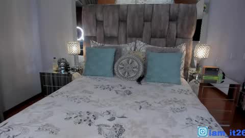 Snapshot of mirandacollins_ chatting on May 24, 2026, 1:54 am Miranda online show from May 24, 2026, 1:54 am