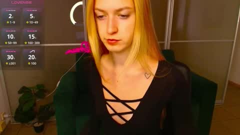 MirandaMayers online show from September 30, 2025, 12:10 pm