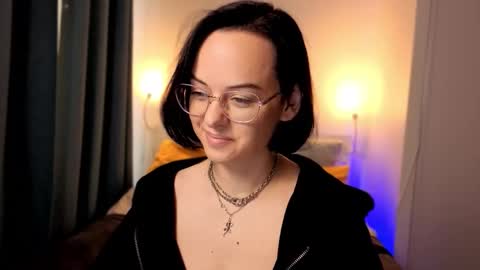 MiraSkyy online show from October 6, 2025, 2:36 pm