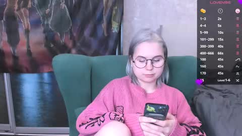 Kira online show from March 6, 2025, 6:05 pm