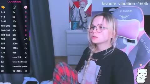 Kira online show from November 16, 2025, 8:03 pm