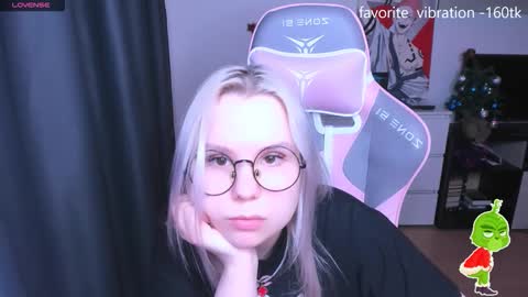 Kira online show from January 13, 2026, 8:58 pm