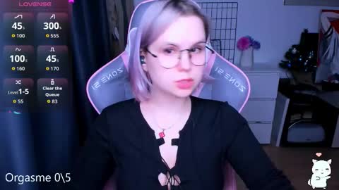 Kira online show from March 8, 2026, 6:01 pm