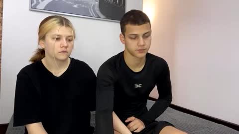 mirelcouple online show from February 19, 2026, 10:11 am