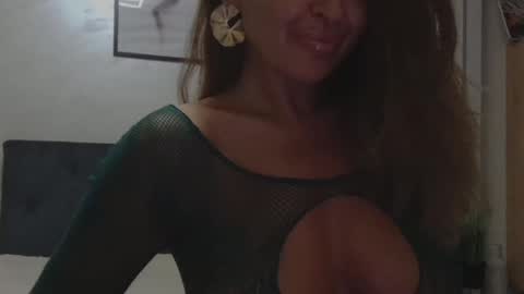 miriam04 online show from October 20, 2025, 9:15 pm