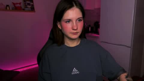 Snapshot of mirrameow chatting on February 21, 2025, 12:05 am Mira online show from February 21, 2025, 12:05 am