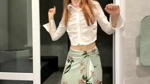 Molly online show from September 8, 2025, 7:35 pm