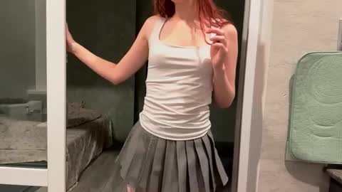 Molly online show from October 17, 2025, 5:59 pm