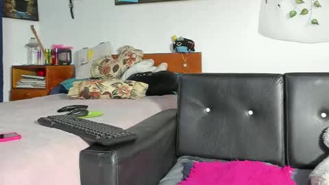 Snapshot of mishell_bons4 chatting on March 14, 2026, 4:07 am Mishell Bons online show from March 14, 2026, 4:07 am