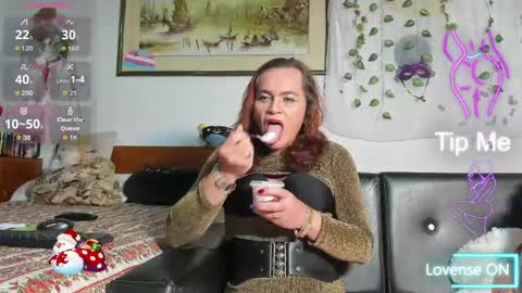 Snapshot of mishell_bons4 chatting on May 15, 2026, 11:45 pm Mishell Bons online show from May 15, 2026, 11:45 pm