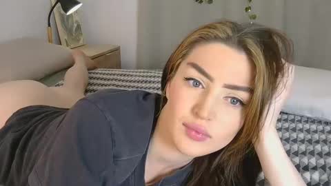 Snapshot of mishymoon chatting on September 28, 2025, 12:32 pm Elora online show from September 28, 2025, 12:32 pm