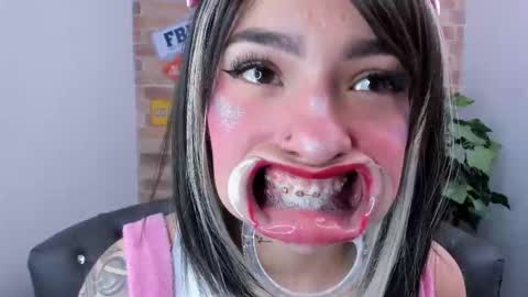 Snapshot of miss__abigail chatting on October 9, 2025, 9:46 pm Abigail online show from October 9, 2025, 9:46 pm