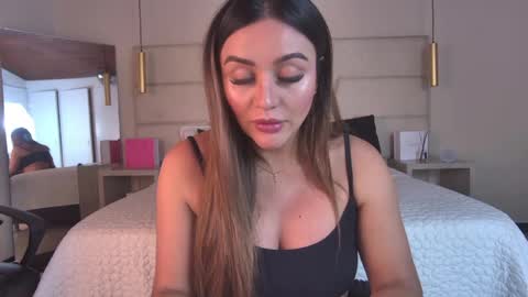 miss__ary_ online show from May 26, 2026, 12:01 pm