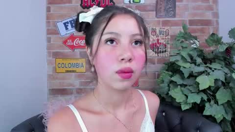 Snapshot of miss__luxury chatting on November 25, 2025, 10:59 am Luxury online show from November 25, 2025, 10:59 am