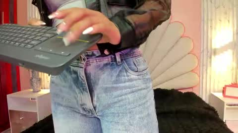 miss__star_ online show from March 17, 2026, 1:47 pm