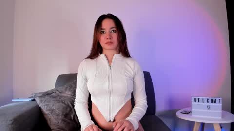 Alexa Sarmiento online show from February 17, 2025, 1:10 pm