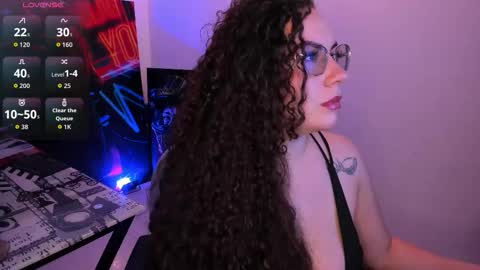 miss_alisse online show from December 17, 2025, 9:32 pm