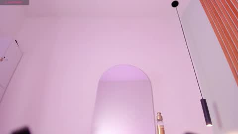 Amber  online show from March 7, 2026, 4:42 am