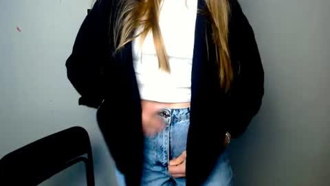 Snapshot of miss_angelina_ chatting on July 11, 2026, 5:54 am Angelina online show from July 11, 2026, 5:54 am