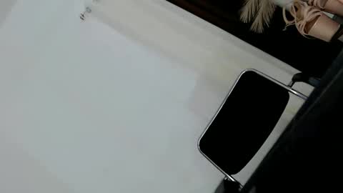 AZUMI online show from September 9, 2025, 2:16 pm