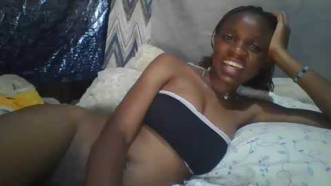 miss_belllo online show from February 17, 2025, 8:19 am