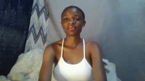 miss_belllo online show from February 27, 2025, 7:12 am