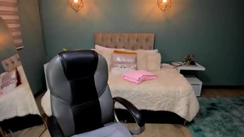 Cataleya online show from December 20, 2025, 12:01 pm