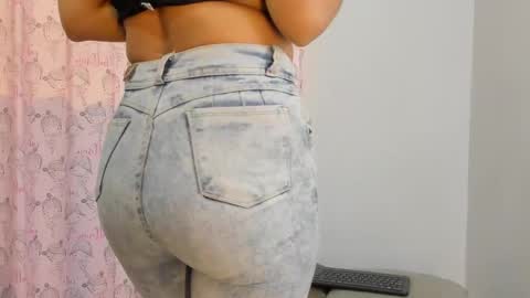 miss_charlotte_ls online show from September 26, 2025, 4:22 pm