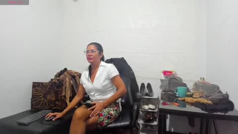 Snapshot of miss_clarepocahose chatting on July 13, 2026, 11:35 am Clare PocaHose online show from July 13, 2026, 11:35 am